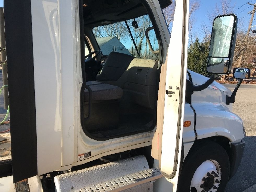 Day Cab Tractor-Heavy Duty Tractors-Freightliner-2018-Cascadia 12564ST-Lancaster-PA-247,466\n\t\tmiles-$ 43,250 - Image 12