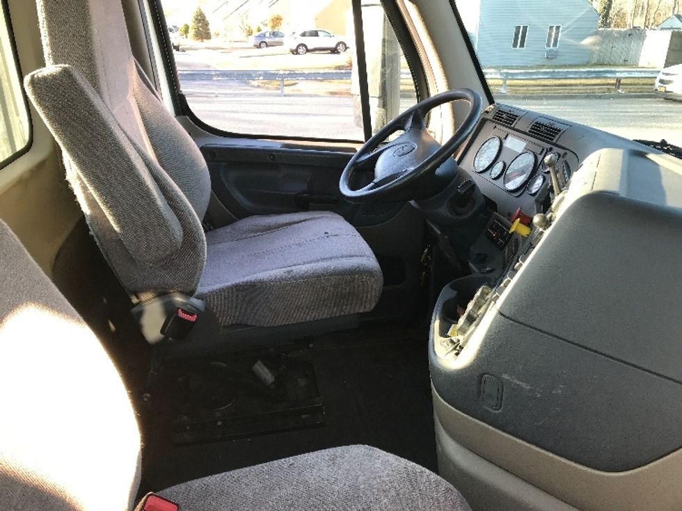 Day Cab Tractor-Heavy Duty Tractors-Freightliner-2018-Cascadia 12564ST-Lancaster-PA-247,466\n\t\tmiles-$ 43,250 - Image 14