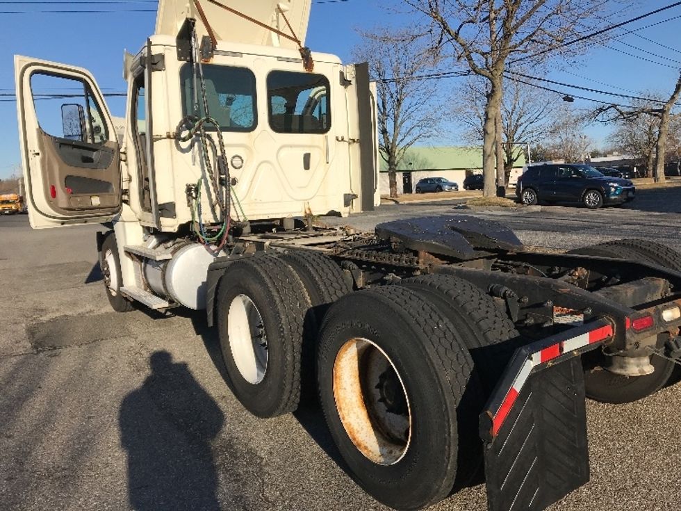Day Cab Tractor-Heavy Duty Tractors-Freightliner-2018-Cascadia 12564ST-Lancaster-PA-247,466\n\t\tmiles-$ 43,250 - Image 18