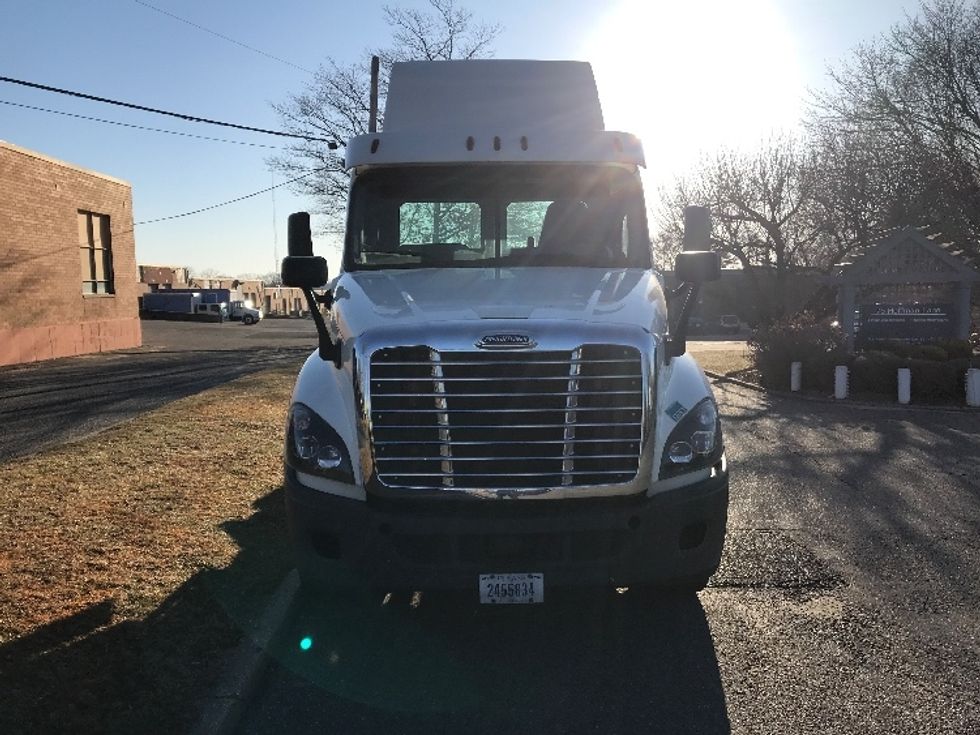Day Cab Tractor-Heavy Duty Tractors-Freightliner-2018-Cascadia 12564ST-Lancaster-PA-247,466\n\t\tmiles-$ 43,250 - Image 2