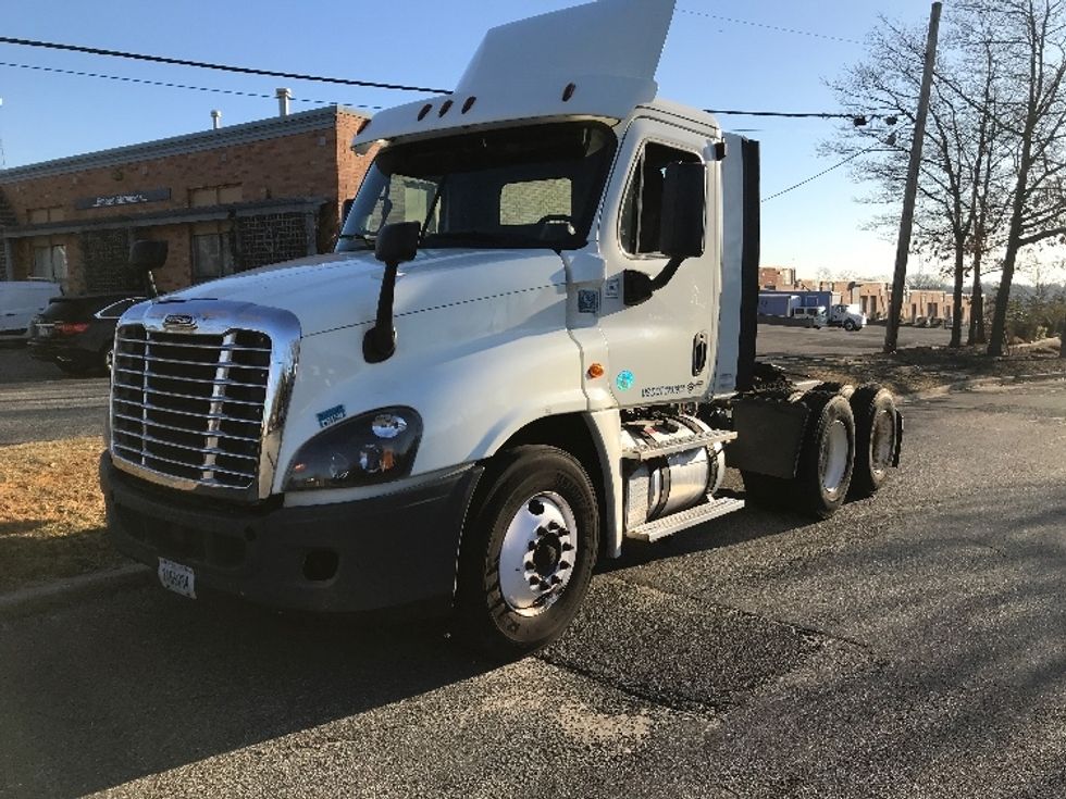 Day Cab Tractor-Heavy Duty Tractors-Freightliner-2018-Cascadia 12564ST-Lancaster-PA-247,466\n\t\tmiles-$ 43,250 - Image 3