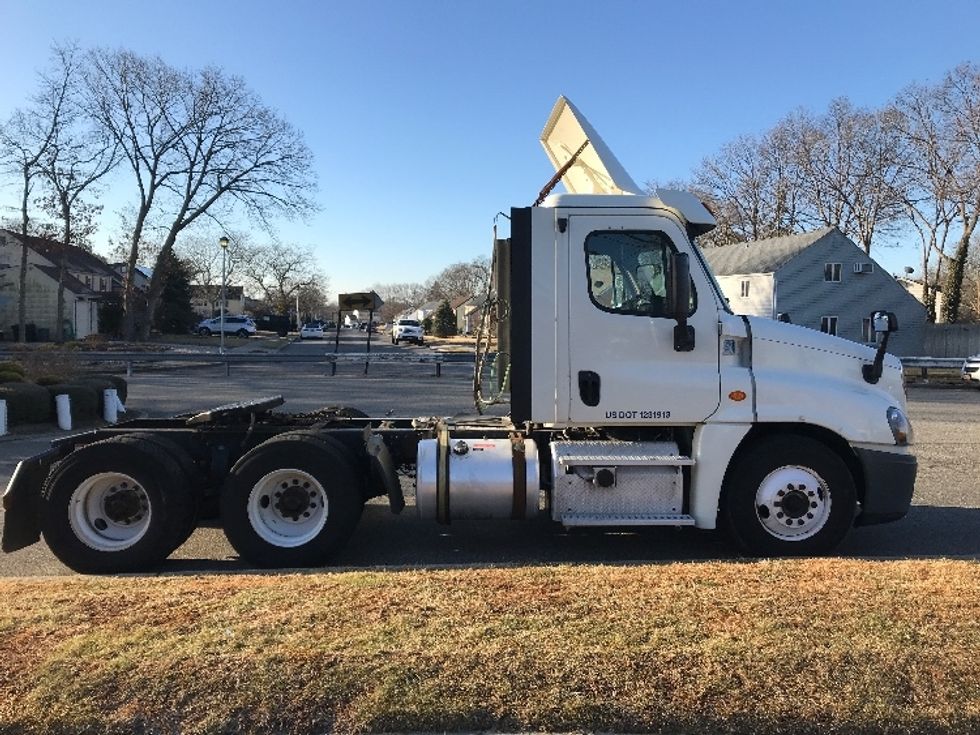 Day Cab Tractor-Heavy Duty Tractors-Freightliner-2018-Cascadia 12564ST-Lancaster-PA-247,466\n\t\tmiles-$ 43,250 - Image 8