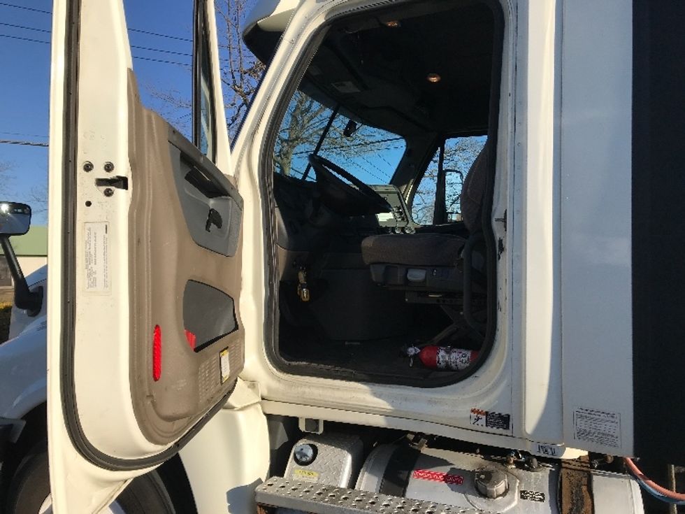 Day Cab Tractor-Heavy Duty Tractors-Freightliner-2018-Cascadia 12564ST-Lancaster-PA-247,466\n\t\tmiles-$ 43,250 - Image 9