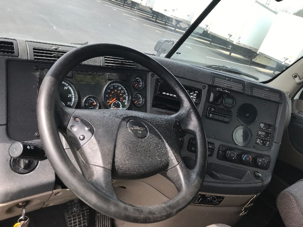 Day Cab Tractor-Heavy Duty Tractors-Freightliner-2018-Cascadia 12564ST-Lancaster-PA-505,234\n\t\tmiles-$ 34,250 - Image 10