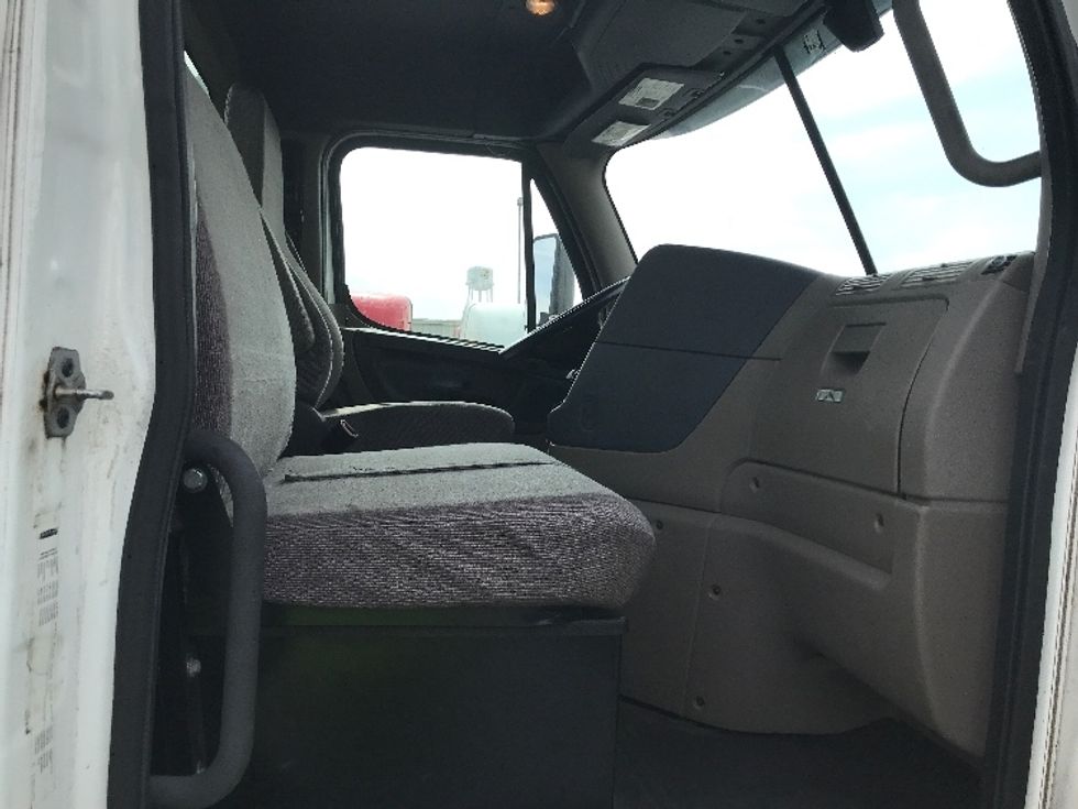 Day Cab Tractor-Heavy Duty Tractors-Freightliner-2018-Cascadia 12564ST-Lancaster-PA-505,234\n\t\tmiles-$ 34,250 - Image 14