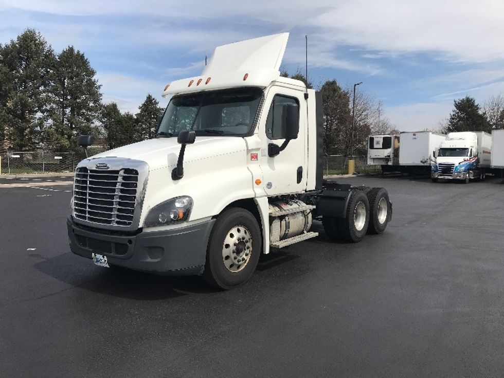 Day Cab Tractor-Heavy Duty Tractors-Freightliner-2018-Cascadia 12564ST-Lancaster-PA-505,234\n\t\tmiles-$ 34,250 - Image 3