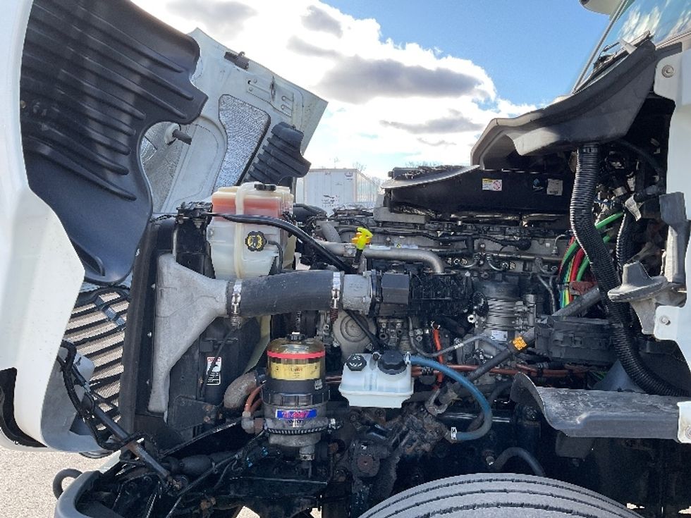 Day Cab Tractor-Heavy Duty Tractors-Freightliner-2018-Cascadia 12564ST-Lansing-MI-195,104\n\t\tmiles-$ 44,250 - Image 16