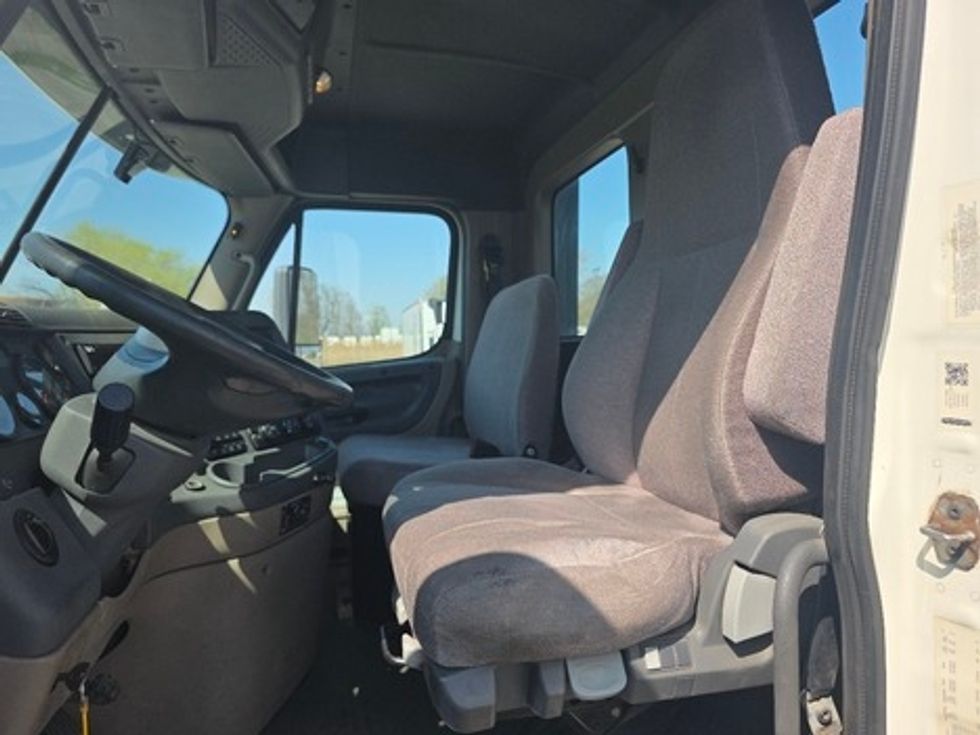 Day Cab Tractor-Heavy Duty Tractors-Freightliner-2018-Cascadia 12564ST-Lansing-MI-249,822\n\t\tmiles-$ 38,000 - Image 11