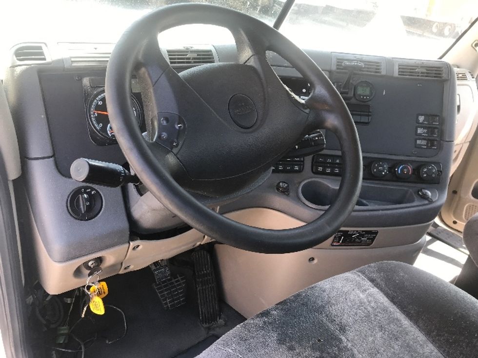 Day Cab Tractor-Heavy Duty Tractors-Freightliner-2018-Cascadia 12564ST-Lexington-SC-534,897\n\t\tmiles-$ 32,500 - Image 10