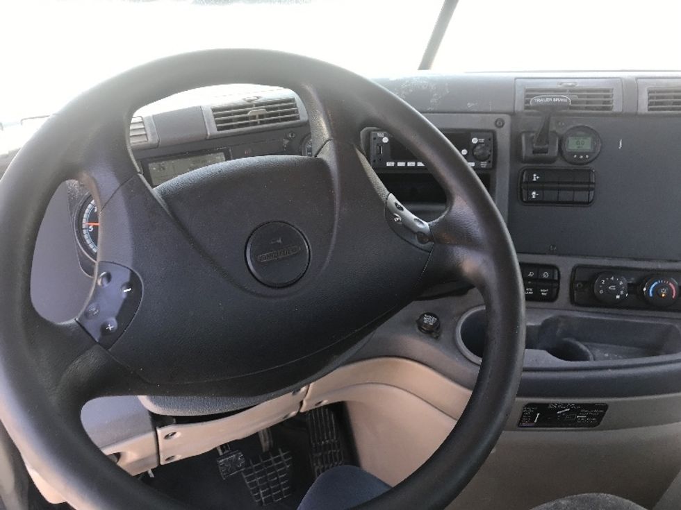 Day Cab Tractor-Heavy Duty Tractors-Freightliner-2018-Cascadia 12564ST-Lexington-SC-534,897\n\t\tmiles-$ 32,500 - Image 11