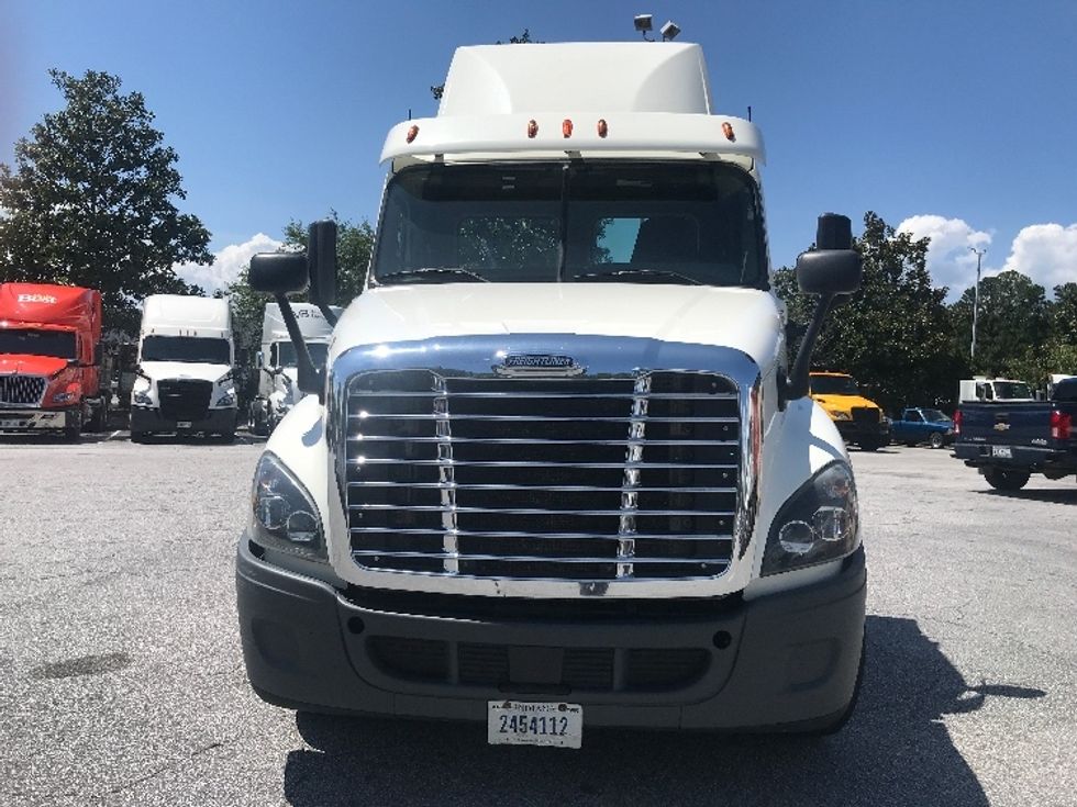 Day Cab Tractor-Heavy Duty Tractors-Freightliner-2018-Cascadia 12564ST-Lexington-SC-534,897\n\t\tmiles-$ 32,500 - Image 2
