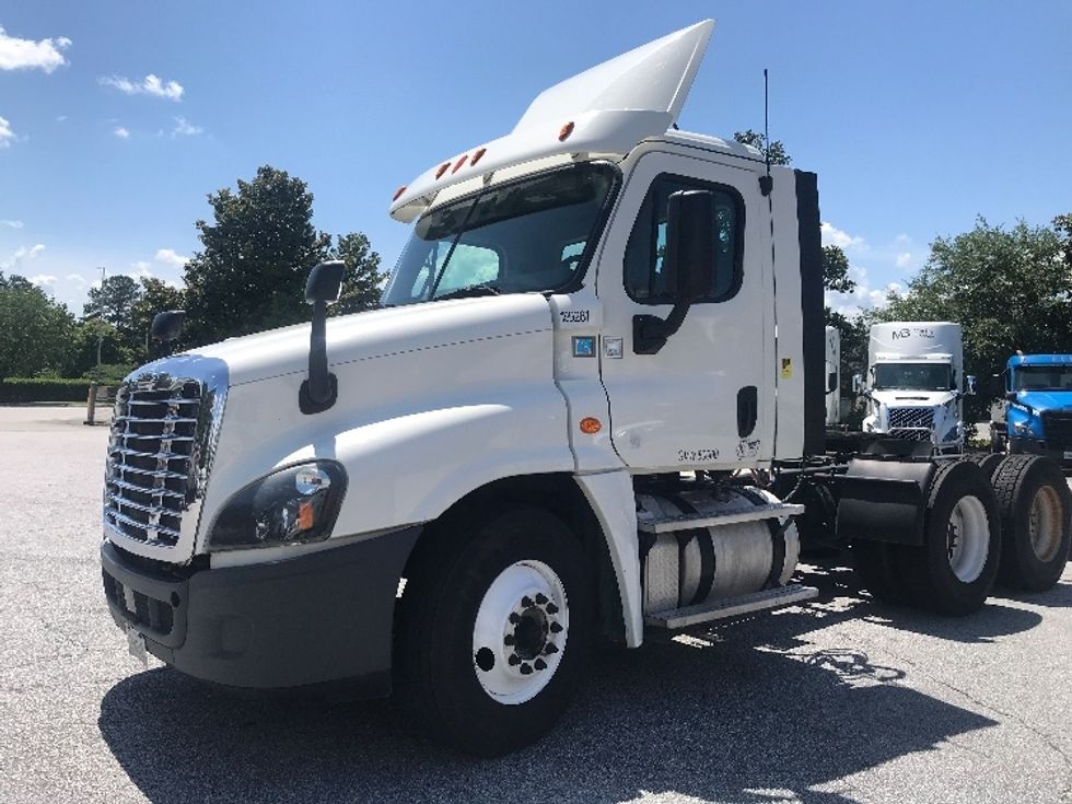 Day Cab Tractor-Heavy Duty Tractors-Freightliner-2018-Cascadia 12564ST-Lexington-SC-534,897\n\t\tmiles-$ 32,500 - Image 3
