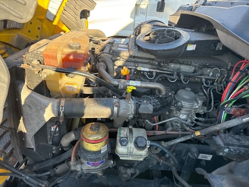 Day Cab Tractor-Heavy Duty Tractors-Freightliner-2018-Cascadia 12564ST-Linden-NJ-236,279\n\t\tmiles-$ 45,750 - Image 16