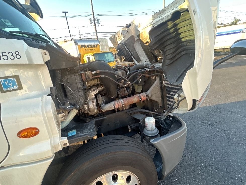 Day Cab Tractor-Heavy Duty Tractors-Freightliner-2018-Cascadia 12564ST-Linden-NJ-269,610\n\t\tmiles-$ 45,000 - Image 15