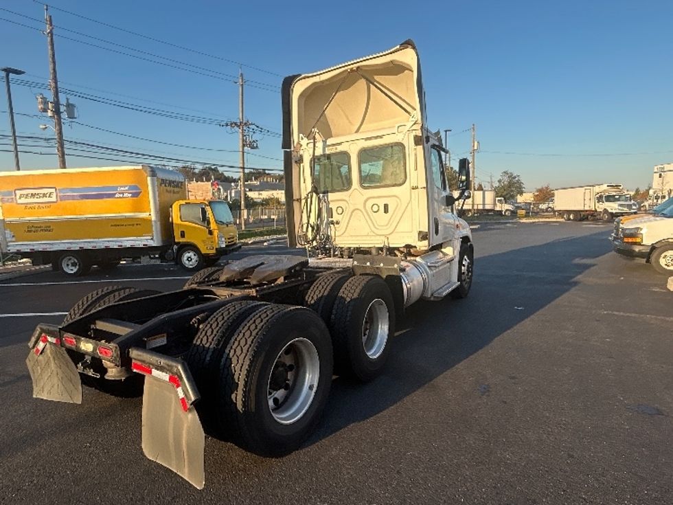 Day Cab Tractor-Heavy Duty Tractors-Freightliner-2018-Cascadia 12564ST-Linden-NJ-269,610\n\t\tmiles-$ 45,000 - Image 7