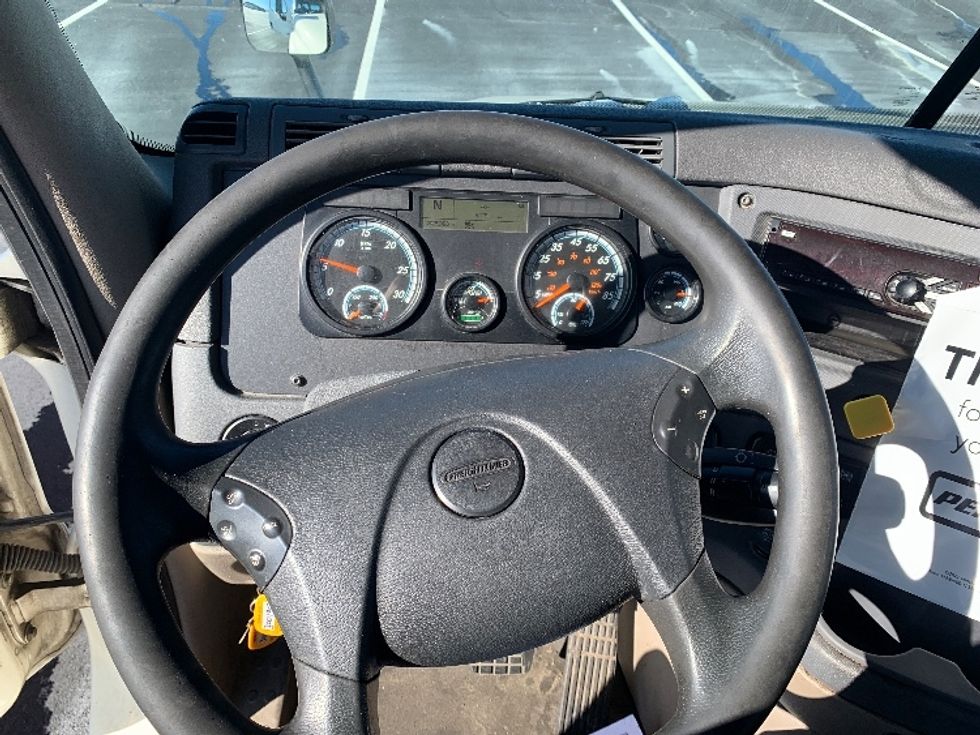 Day Cab Tractor-Heavy Duty Tractors-Freightliner-2018-Cascadia 12564ST-Linden-NJ-327,425\n\t\tmiles-$ 41,750 - Image 11