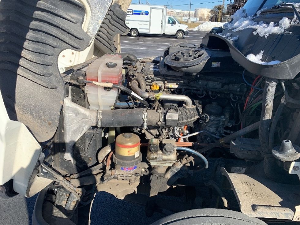 Day Cab Tractor-Heavy Duty Tractors-Freightliner-2018-Cascadia 12564ST-Linden-NJ-327,425\n\t\tmiles-$ 41,750 - Image 16