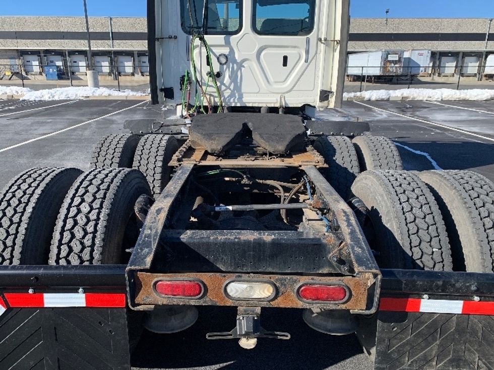 Day Cab Tractor-Heavy Duty Tractors-Freightliner-2018-Cascadia 12564ST-Linden-NJ-327,425\n\t\tmiles-$ 41,750 - Image 6