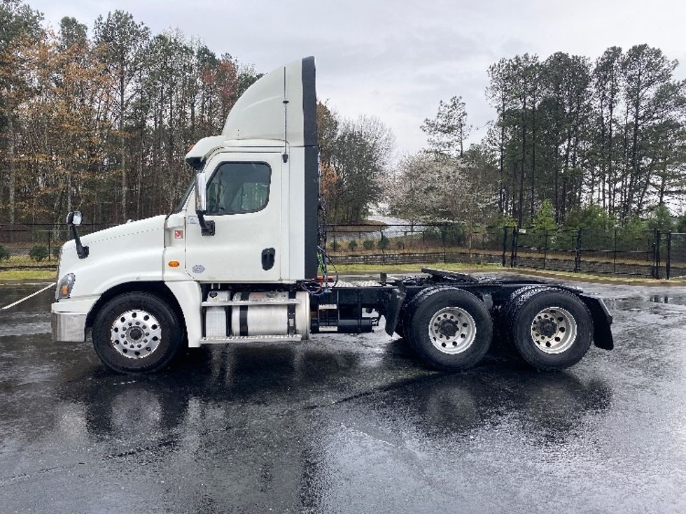 Day Cab Tractor-Heavy Duty Tractors-Freightliner-2018-Cascadia 12564ST-Lithia Springs-GA-345,348\n\t\tmiles-$ 44,000 - Image 4