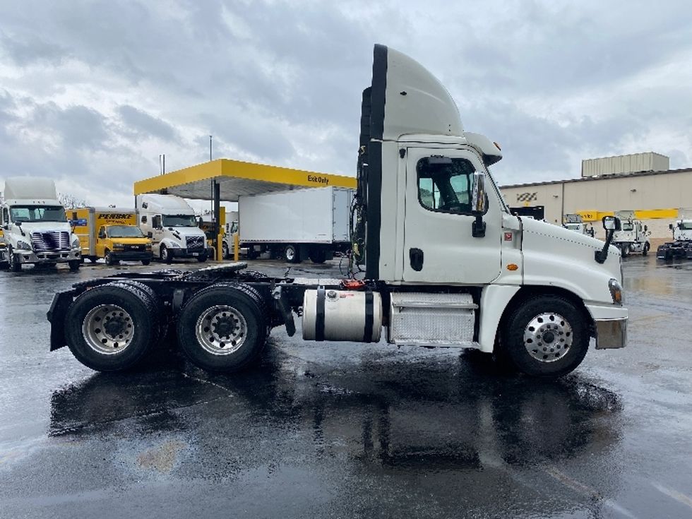 Day Cab Tractor-Heavy Duty Tractors-Freightliner-2018-Cascadia 12564ST-Lithia Springs-GA-345,348\n\t\tmiles-$ 44,000 - Image 8