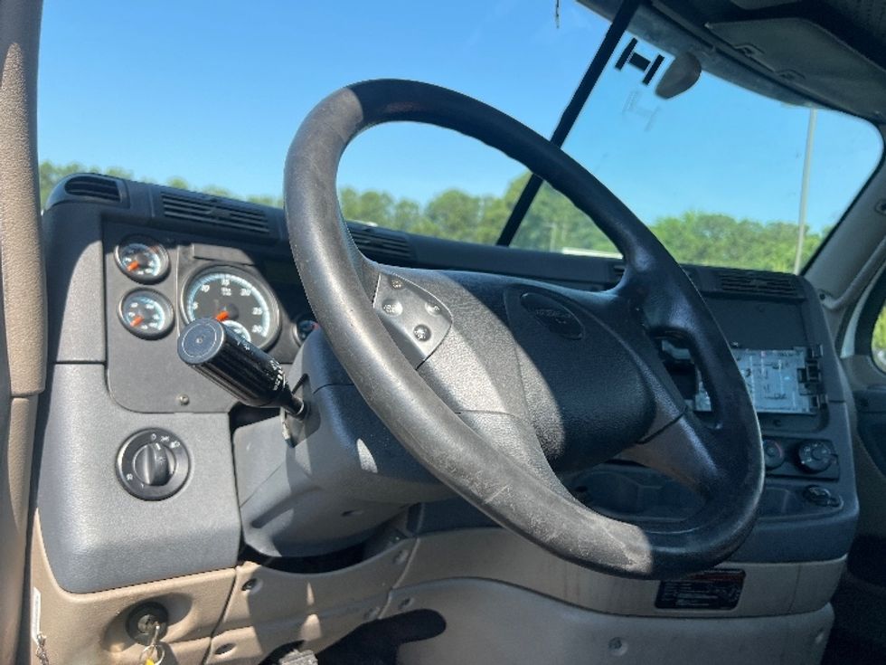 Day Cab Tractor-Heavy Duty Tractors-Freightliner-2018-Cascadia 12564ST-Lithia Springs-GA-401,150\n\t\tmiles-$ 32,500 - Image 10