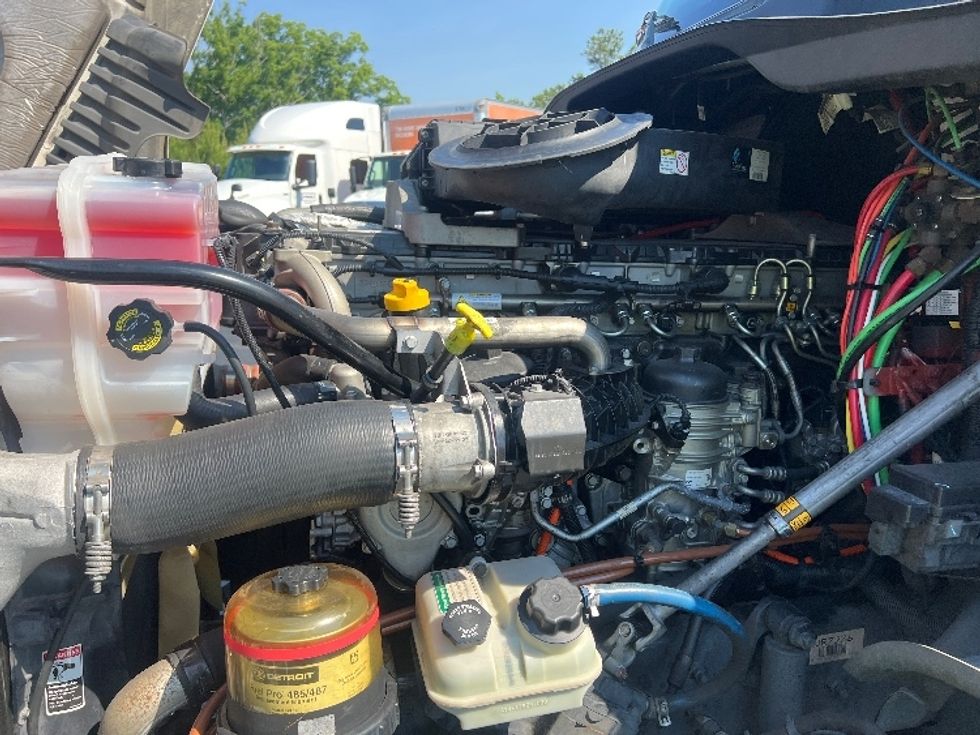 Day Cab Tractor-Heavy Duty Tractors-Freightliner-2018-Cascadia 12564ST-Lithia Springs-GA-401,150\n\t\tmiles-$ 32,500 - Image 16