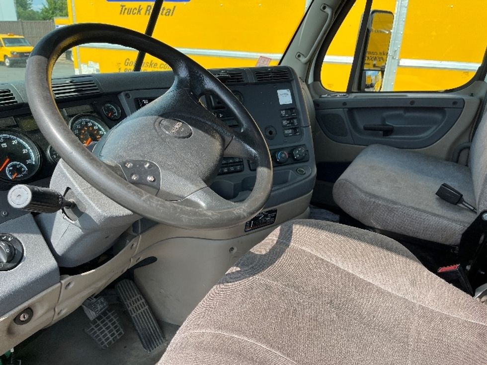 Day Cab Tractor-Heavy Duty Tractors-Freightliner-2018-Cascadia 12564ST-Londonderry-NH-275,312\n\t\tmiles-$ 46,000 - Image 10