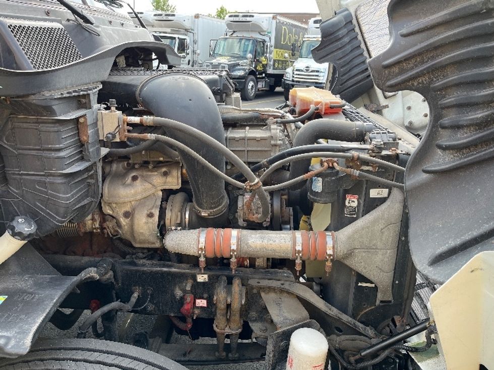 Day Cab Tractor-Heavy Duty Tractors-Freightliner-2018-Cascadia 12564ST-Londonderry-NH-275,312\n\t\tmiles-$ 46,000 - Image 15