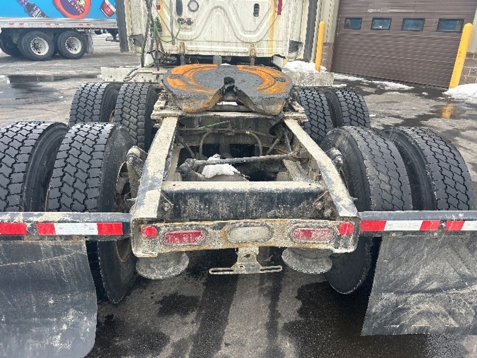 Day Cab Tractor-Heavy Duty Tractors-Freightliner-2018-Cascadia 12564ST-Londonderry-NH-282,201\n\t\tmiles-$ 39,000 - Image 6