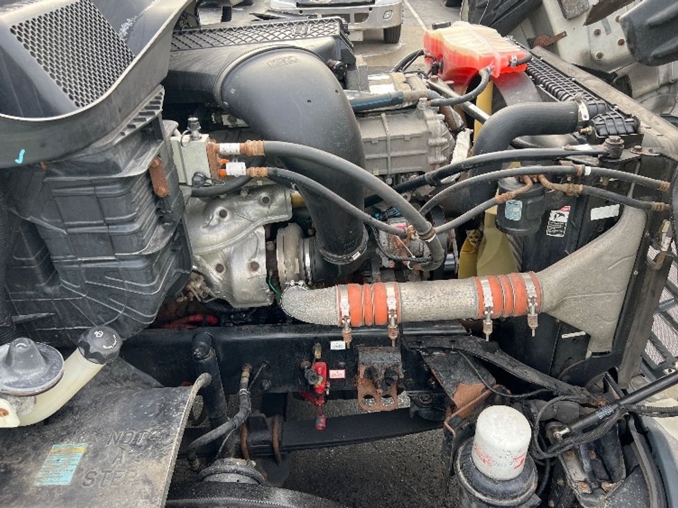 Day Cab Tractor-Heavy Duty Tractors-Freightliner-2018-Cascadia 12564ST-Londonderry-NH-284,470\n\t\tmiles-$ 45,250 - Image 15