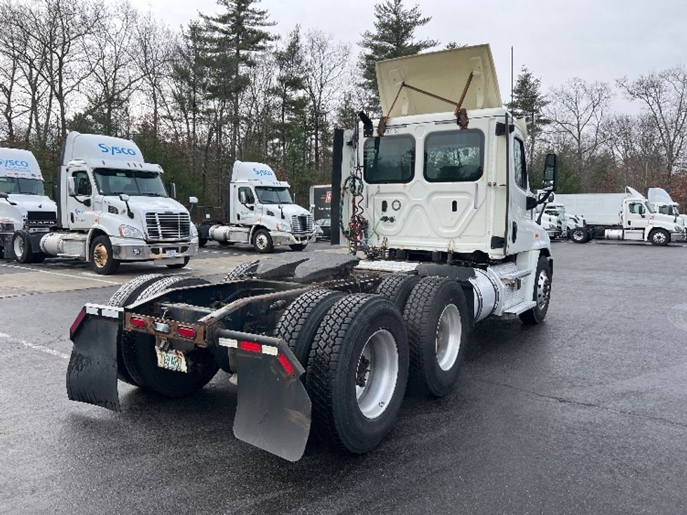 Day Cab Tractor-Heavy Duty Tractors-Freightliner-2018-Cascadia 12564ST-Londonderry-NH-284,470\n\t\tmiles-$ 45,250 - Image 7