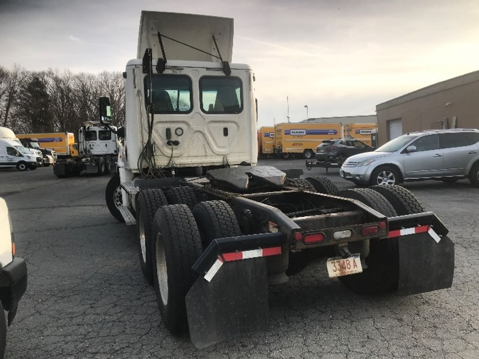 Day Cab Tractor-Heavy Duty Tractors-Freightliner-2018-Cascadia 12564ST-Londonderry-NH-329,629\n\t\tmiles-$ 37,500 - Image 5
