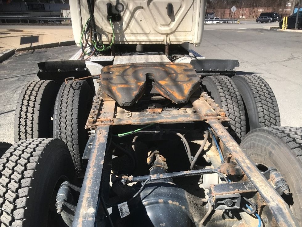 Day Cab Tractor-Heavy Duty Tractors-Freightliner-2018-Cascadia 12564ST-Londonderry-NH-345,125\n\t\tmiles-$ 36,750 - Image 6