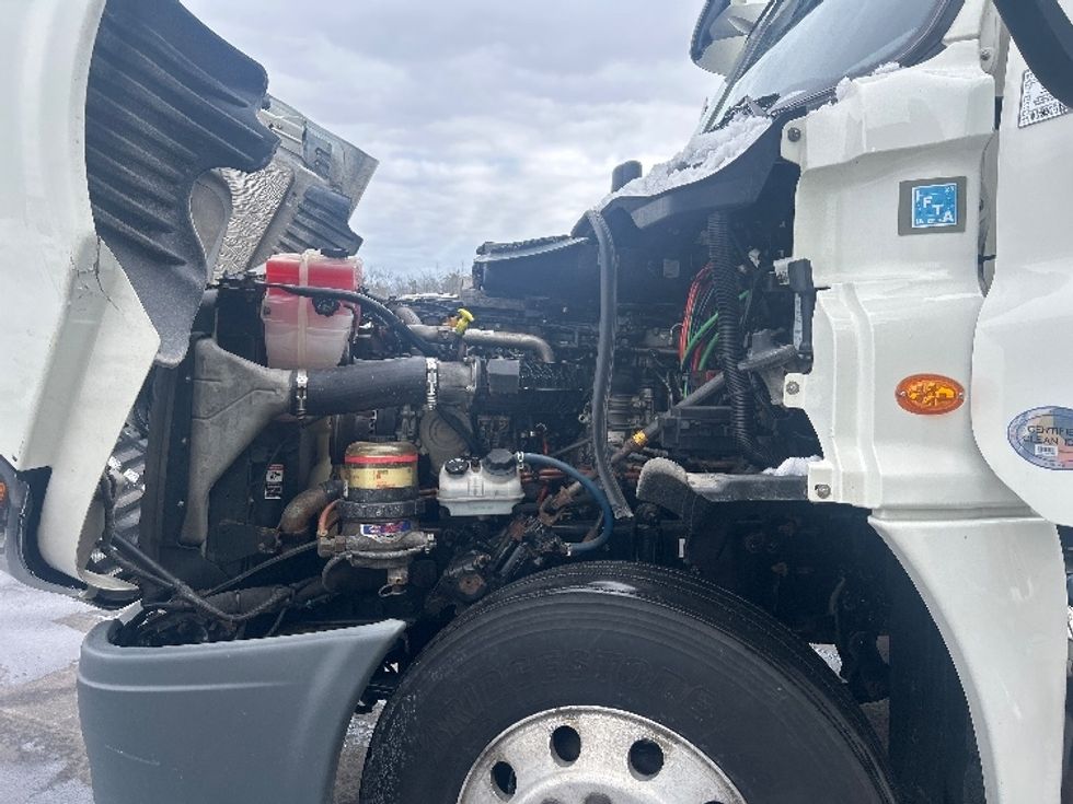 Day Cab Tractor-Heavy Duty Tractors-Freightliner-2018-Cascadia 12564ST-Londonderry-NH-394,274\n\t\tmiles-$ 37,750 - Image 16