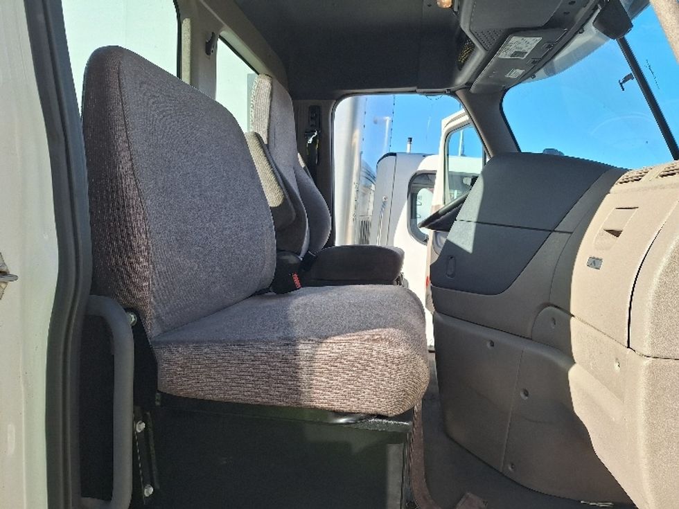 Day Cab Tractor-Heavy Duty Tractors-Freightliner-2018-Cascadia 12564ST-Londonderry-NH-584,694\n\t\tmiles-$ 27,500 - Image 14