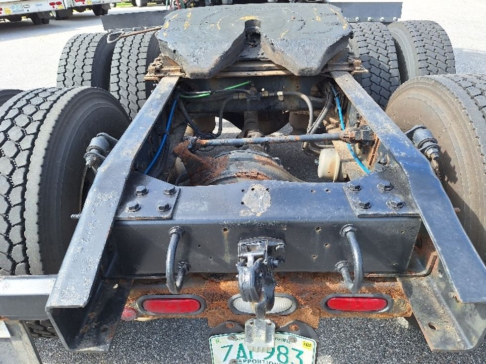 Day Cab Tractor-Heavy Duty Tractors-Freightliner-2018-Cascadia 12564ST-Londonderry-NH-584,694\n\t\tmiles-$ 27,500 - Image 6