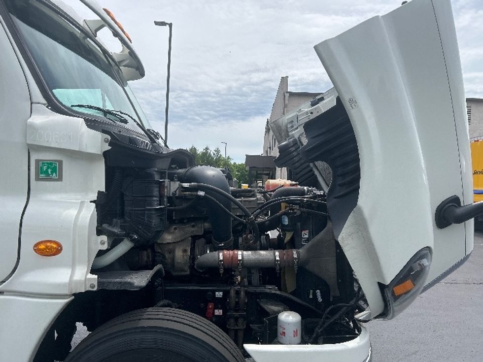 Day Cab Tractor-Heavy Duty Tractors-Freightliner-2018-Cascadia 12564ST-Louisville-KY-509,828\n\t\tmiles-$ 31,500 - Image 15