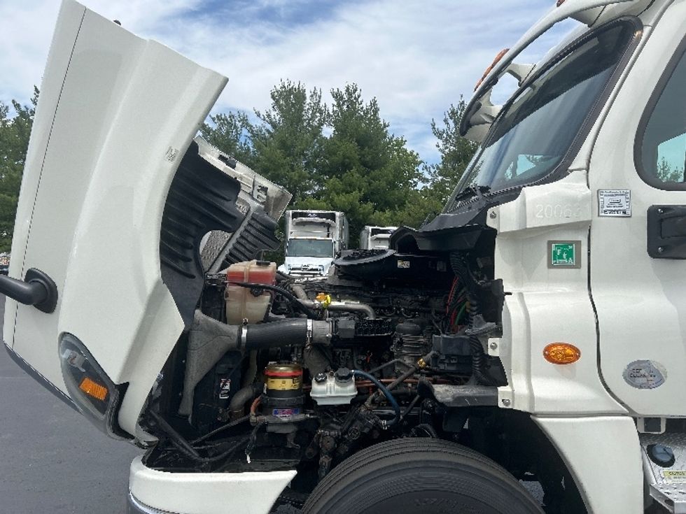 Day Cab Tractor-Heavy Duty Tractors-Freightliner-2018-Cascadia 12564ST-Louisville-KY-509,828\n\t\tmiles-$ 31,500 - Image 16