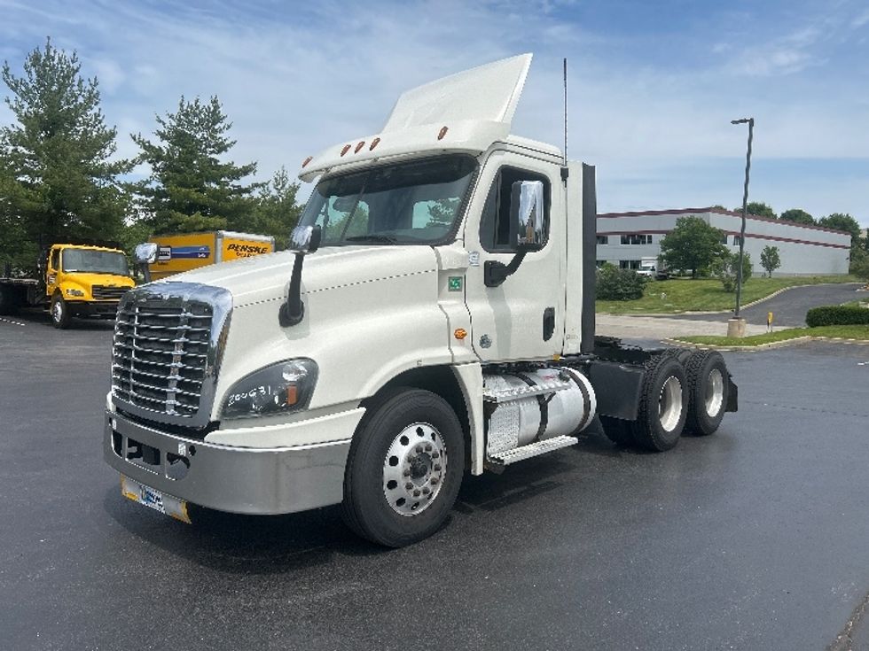 Day Cab Tractor-Heavy Duty Tractors-Freightliner-2018-Cascadia 12564ST-Louisville-KY-509,828\n\t\tmiles-$ 31,500 - Image 3