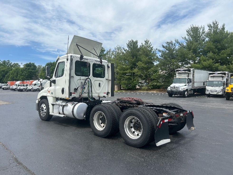 Day Cab Tractor-Heavy Duty Tractors-Freightliner-2018-Cascadia 12564ST-Louisville-KY-509,828\n\t\tmiles-$ 31,500 - Image 5