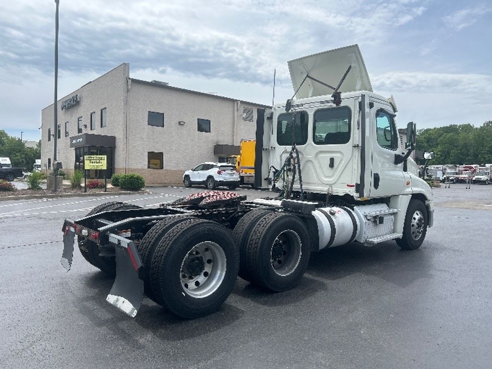 Day Cab Tractor-Heavy Duty Tractors-Freightliner-2018-Cascadia 12564ST-Louisville-KY-509,828\n\t\tmiles-$ 31,500 - Image 7