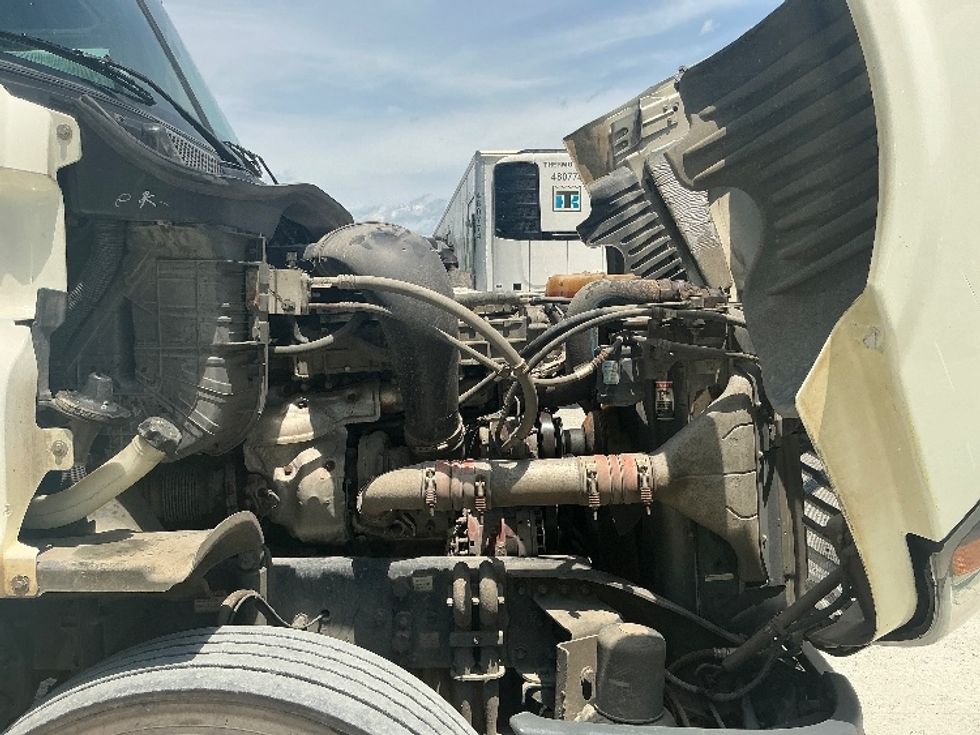 Day Cab Tractor-Heavy Duty Tractors-Freightliner-2018-Cascadia 12564ST-Macon-GA-207,845\n\t\tmiles-$ 49,500 - Image 15