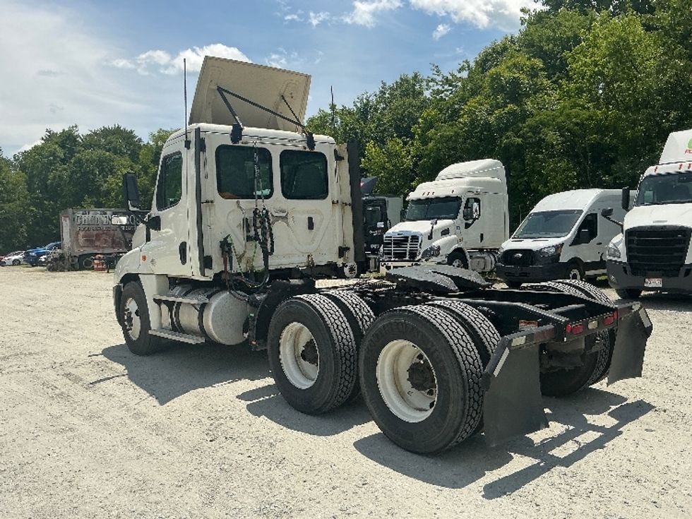 Day Cab Tractor-Heavy Duty Tractors-Freightliner-2018-Cascadia 12564ST-Macon-GA-207,845\n\t\tmiles-$ 49,500 - Image 5