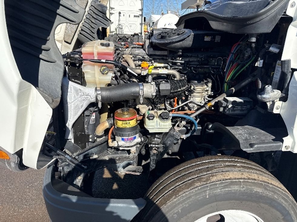 Day Cab Tractor-Heavy Duty Tractors-Freightliner-2018-Cascadia 12564ST-Mebane-NC-452,114\n\t\tmiles-$ 41,500 - Image 16