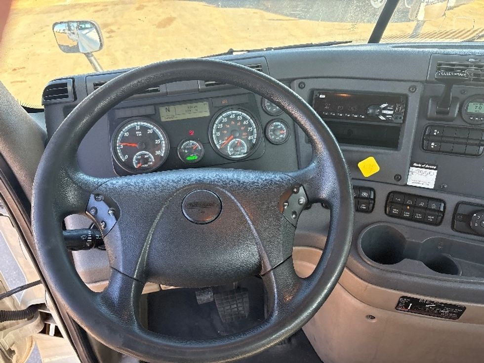 Day Cab Tractor-Heavy Duty Tractors-Freightliner-2018-Cascadia 12564ST-Mebane-NC-542,940\n\t\tmiles-$ 32,000 - Image 11