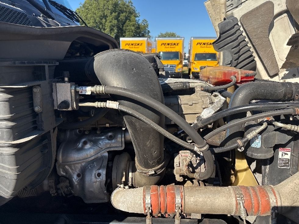 Day Cab Tractor-Heavy Duty Tractors-Freightliner-2018-Cascadia 12564ST-Mebane-NC-542,940\n\t\tmiles-$ 32,000 - Image 15