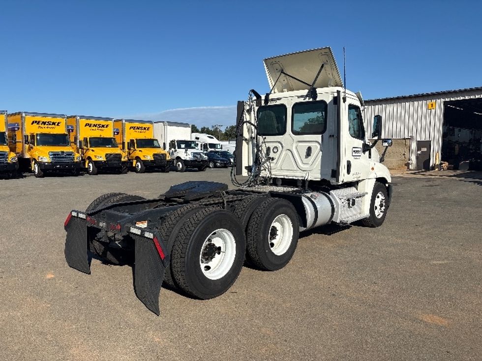 Day Cab Tractor-Heavy Duty Tractors-Freightliner-2018-Cascadia 12564ST-Mebane-NC-542,940\n\t\tmiles-$ 32,000 - Image 7