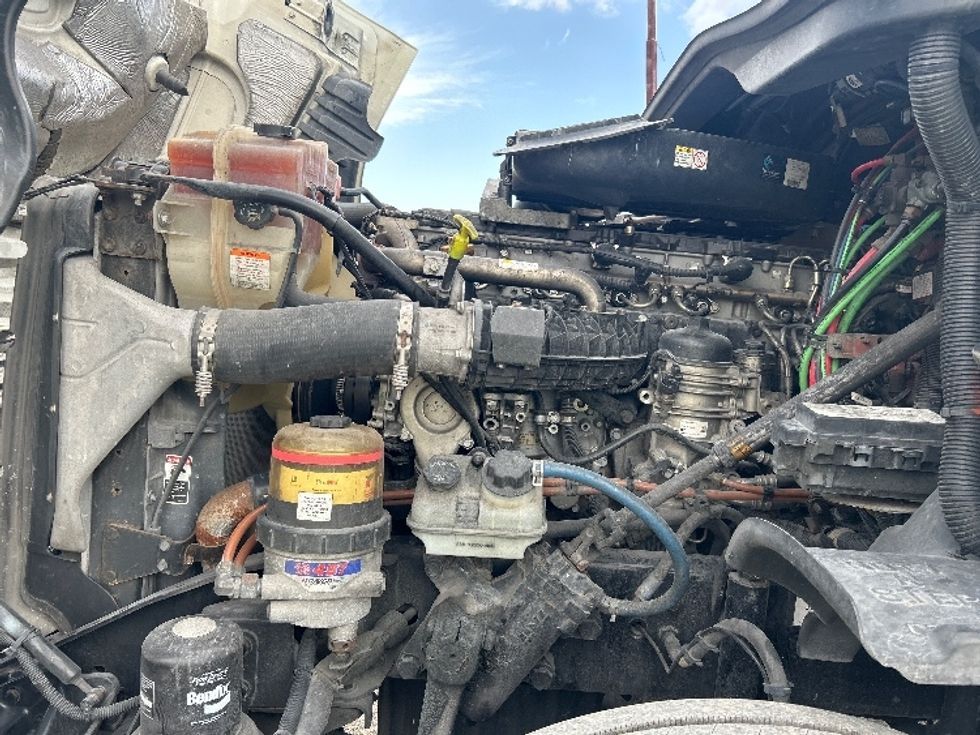 Day Cab Tractor-Heavy Duty Tractors-Freightliner-2018-Cascadia 12564ST-Medley-FL-113,200\n\t\tmiles-$ 44,250 - Image 16