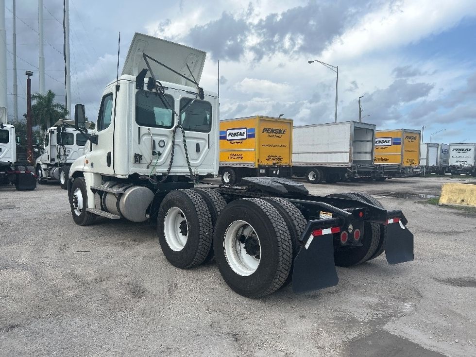 Day Cab Tractor-Heavy Duty Tractors-Freightliner-2018-Cascadia 12564ST-Medley-FL-113,200\n\t\tmiles-$ 44,250 - Image 5