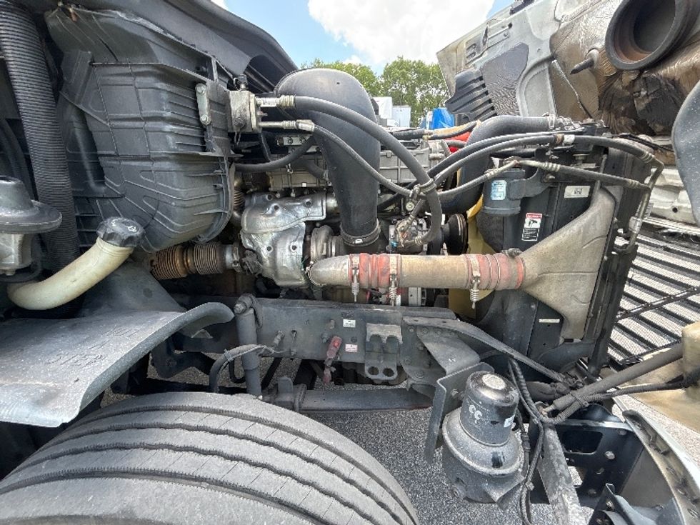 Day Cab Tractor-Heavy Duty Tractors-Freightliner-2018-Cascadia 12564ST-Medley-FL-512,424\n\t\tmiles-$ 39,000 - Image 15